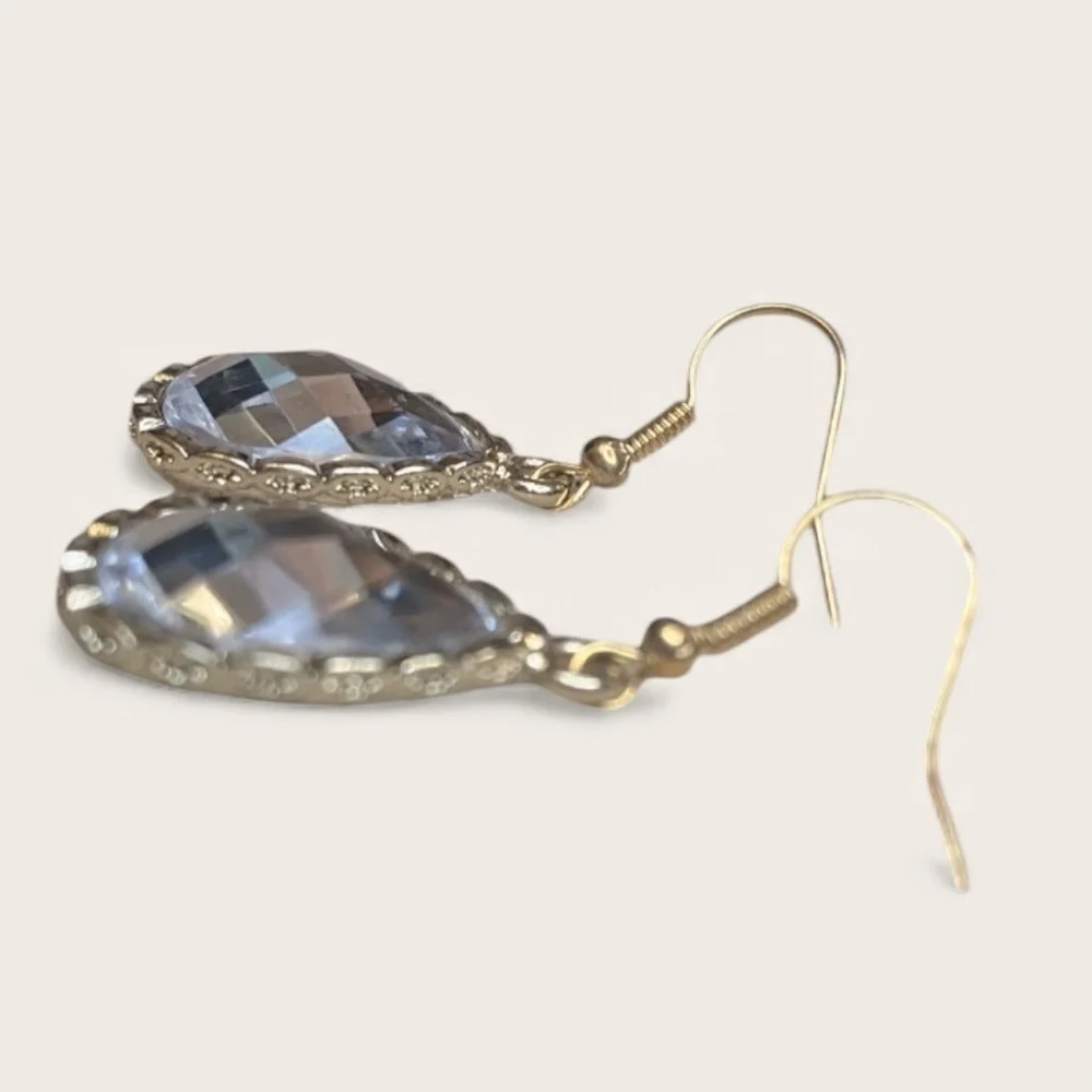 TEARDROP DANGLE EARRINGS Vintage Gold Tone Setting and Crystal Stone Center